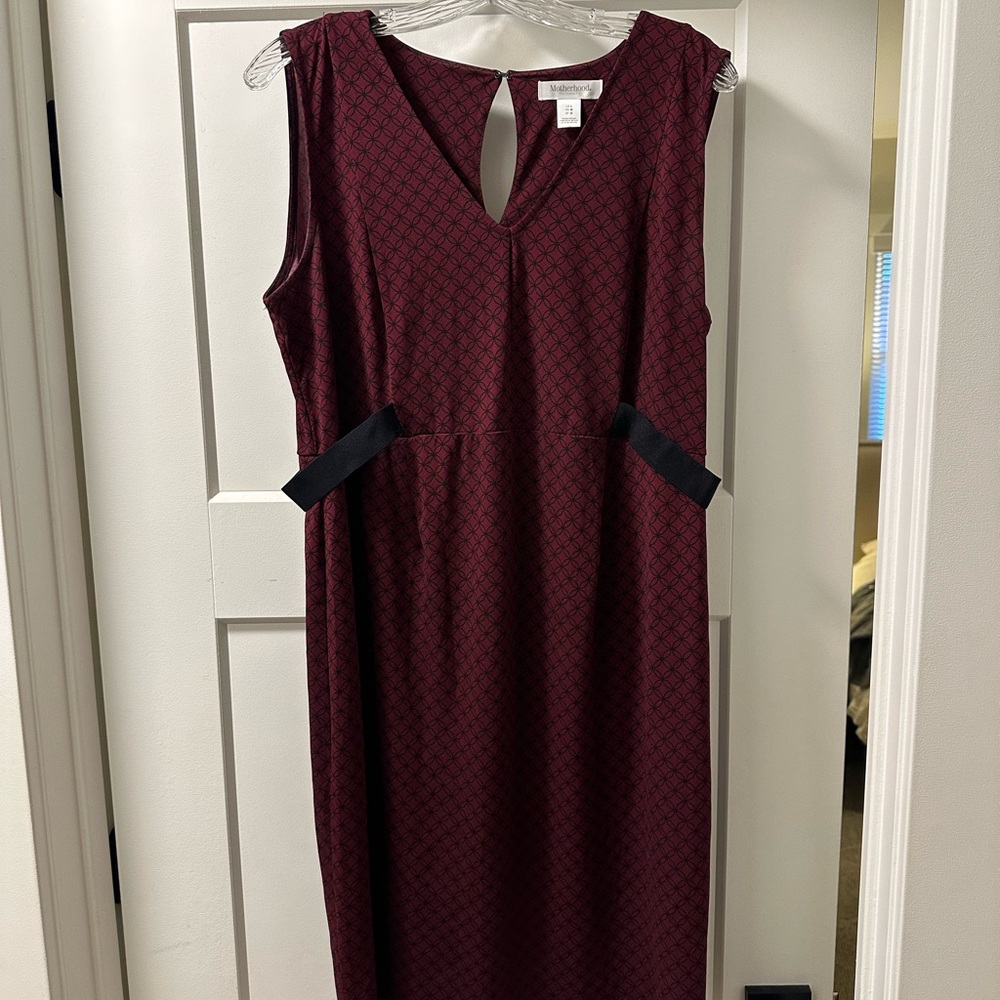 Burgundy Sleeveless Maternity Dress